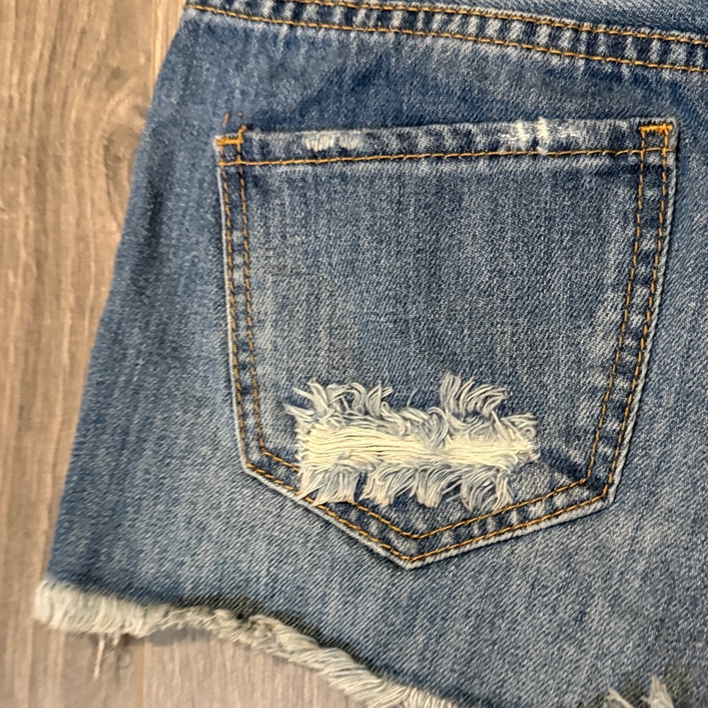C&C California Ripped Blue Jean Shorts. Size 25 - Picture 9 of 10